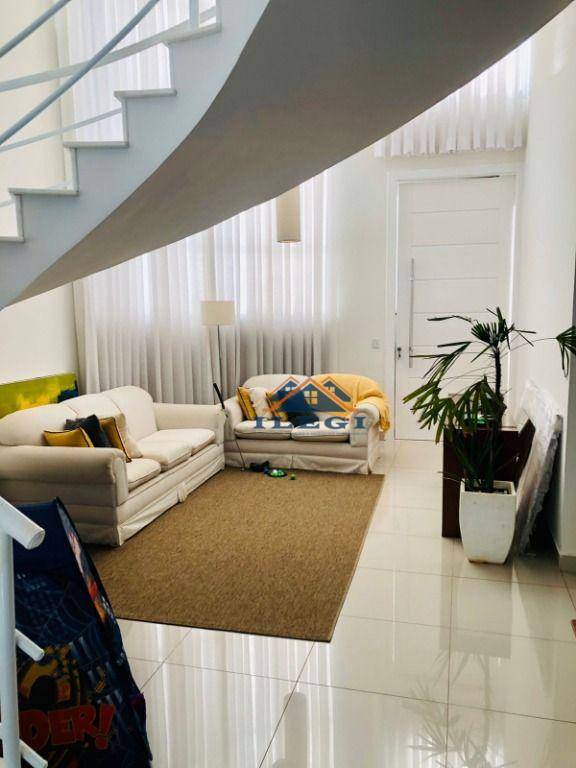 Casa de Condomínio à venda com 3 quartos, 246m² - Foto 1