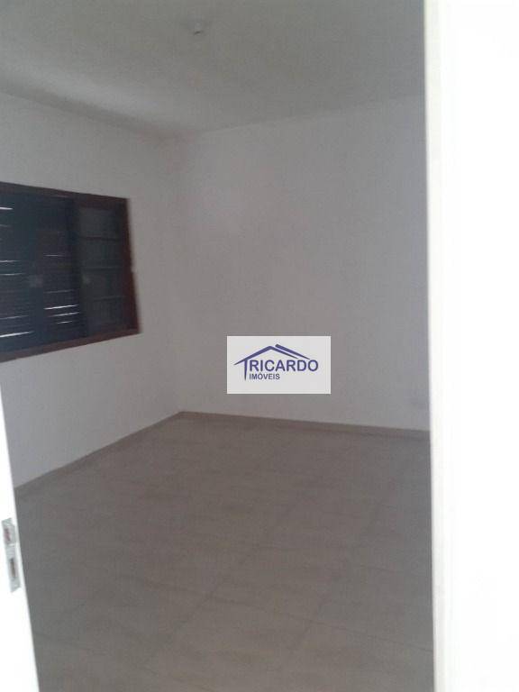 Casa para alugar com 4 quartos, 240m² - Foto 17