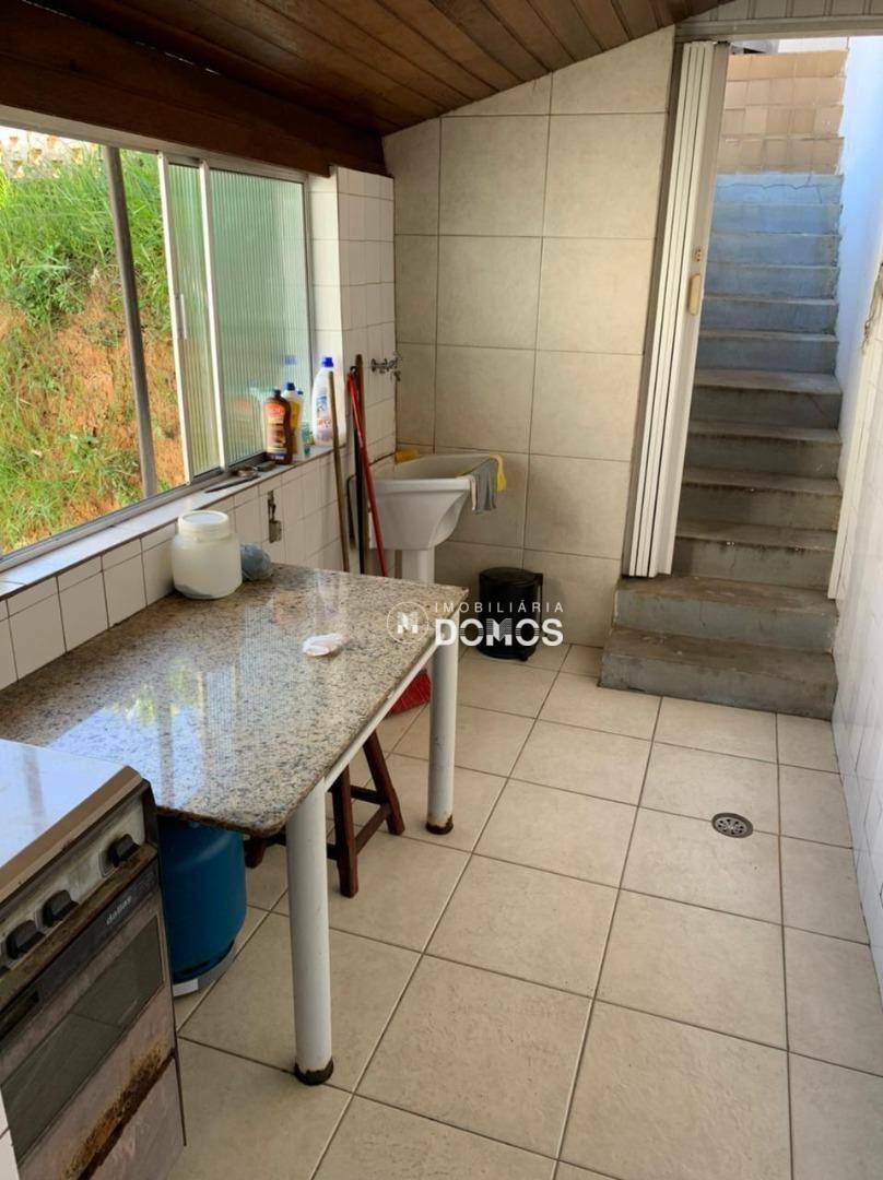 Casa à venda com 3 quartos, 250m² - Foto 8