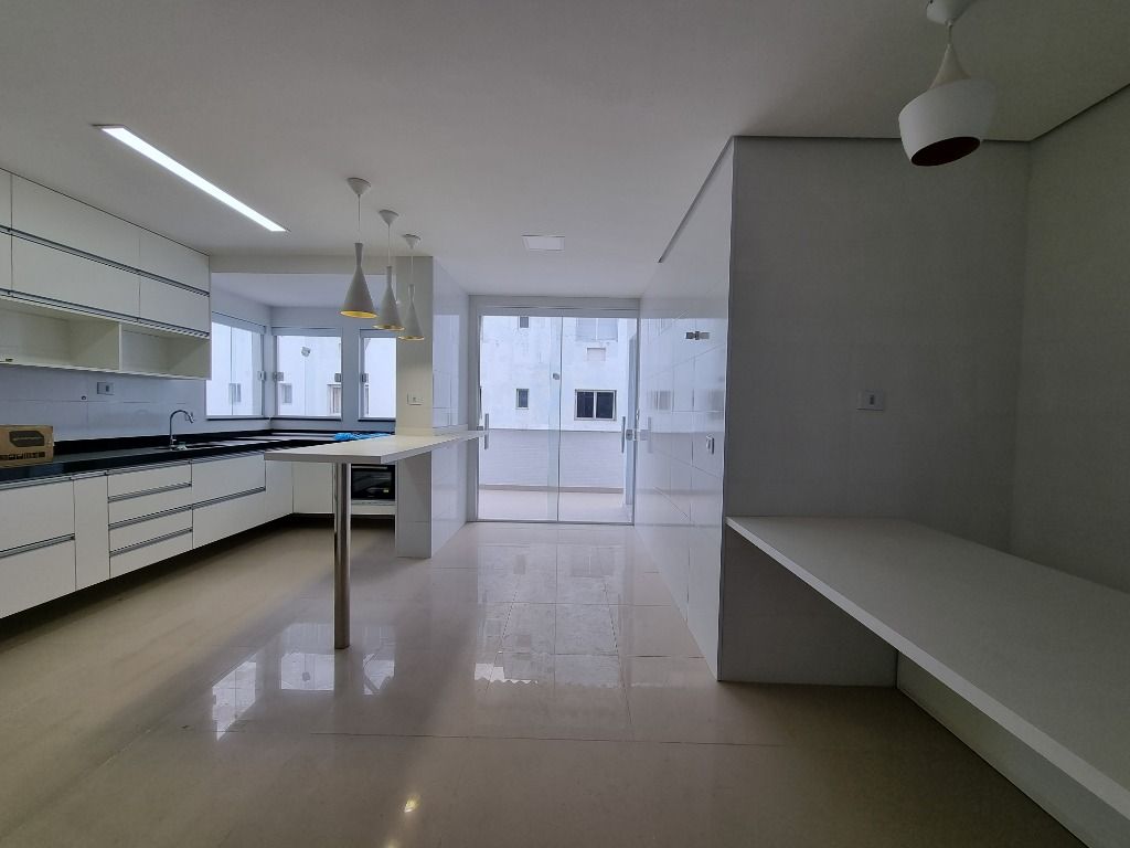 Apartamento à venda com 3 quartos, 180m² - Foto 21