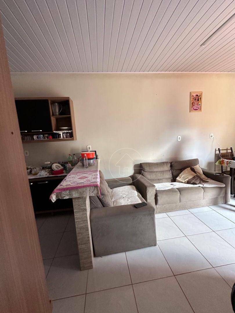 Casa à venda com 2 quartos, 55m² - Foto 2