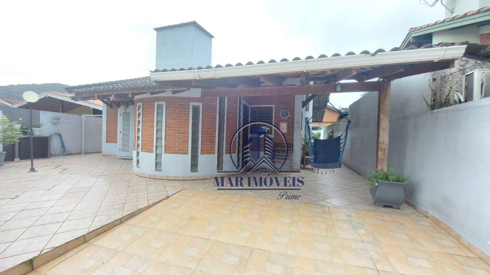 Casa à venda com 3 quartos, 250m² - Foto 2