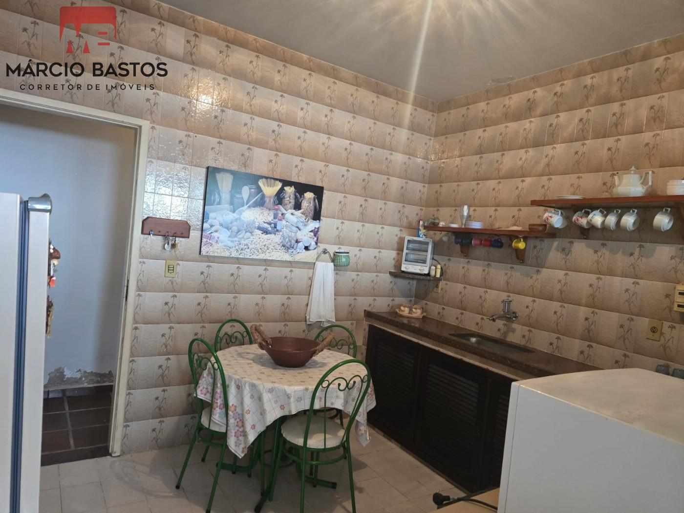 Casa à venda com 3 quartos, 900m² - Foto 8