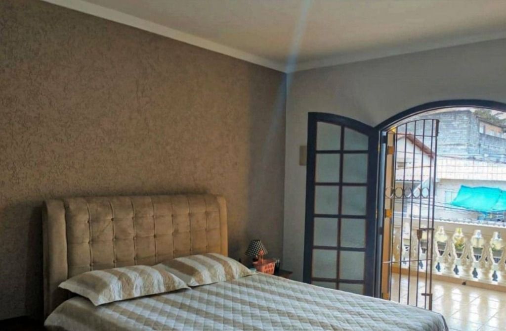 Sobrado à venda com 3 quartos, 206m² - Foto 5