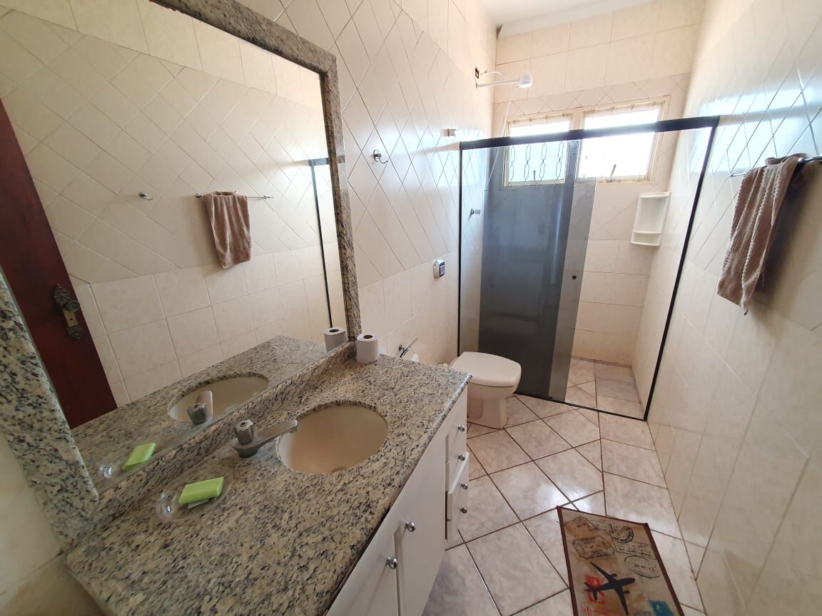 Casa para alugar com 3 quartos, 209m² - Foto 7