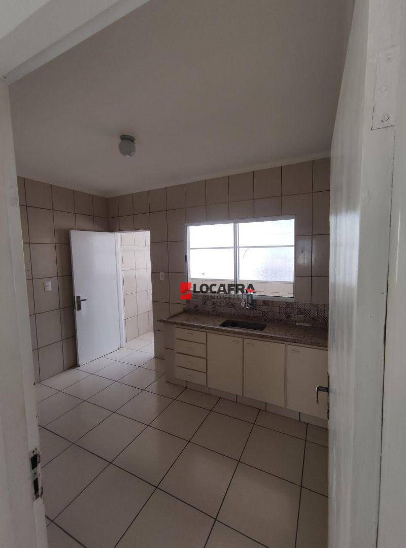 Apartamento à venda com 2 quartos, 72m² - Foto 4