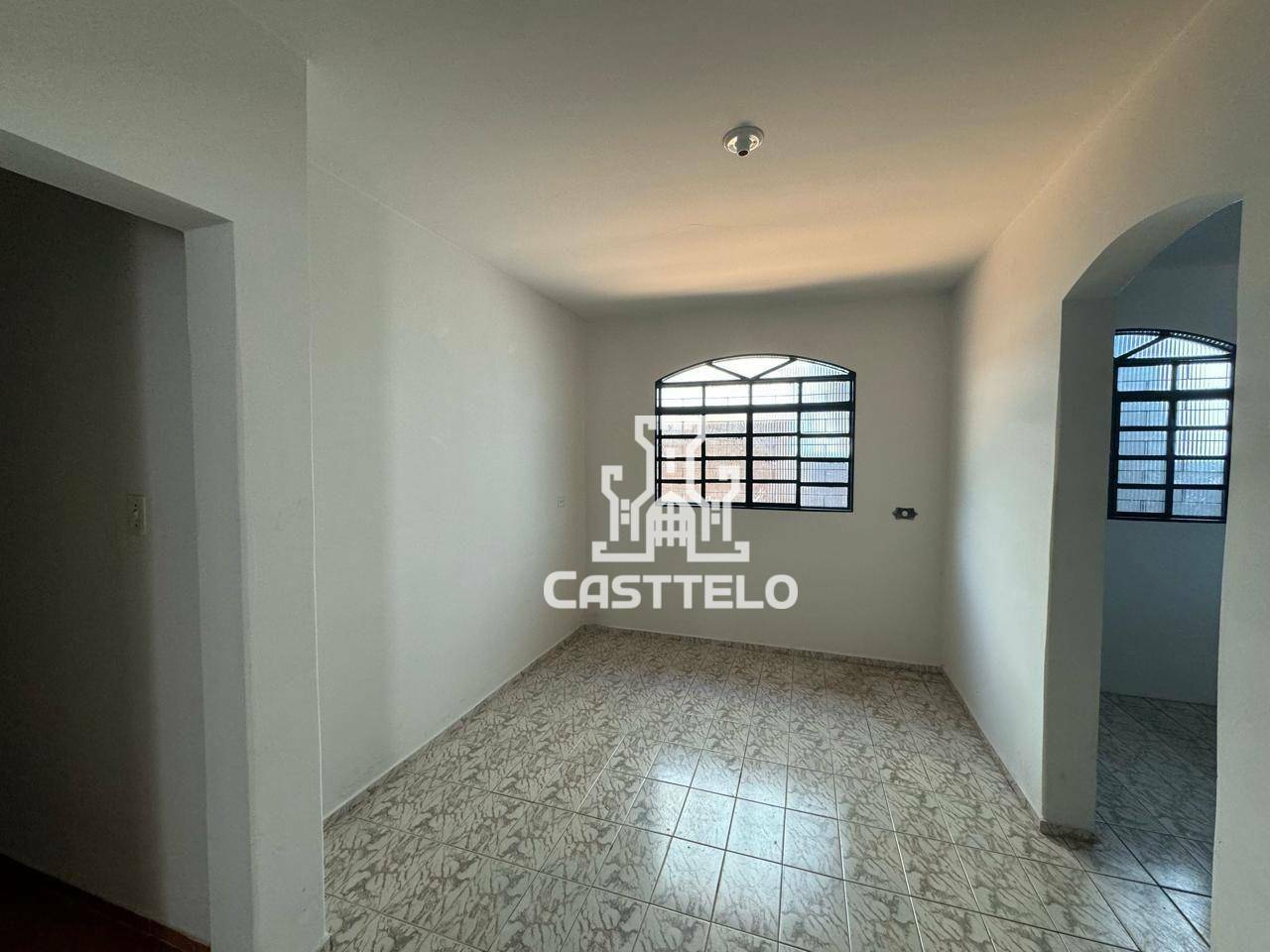 Casa à venda com 3 quartos, 130m² - Foto 3