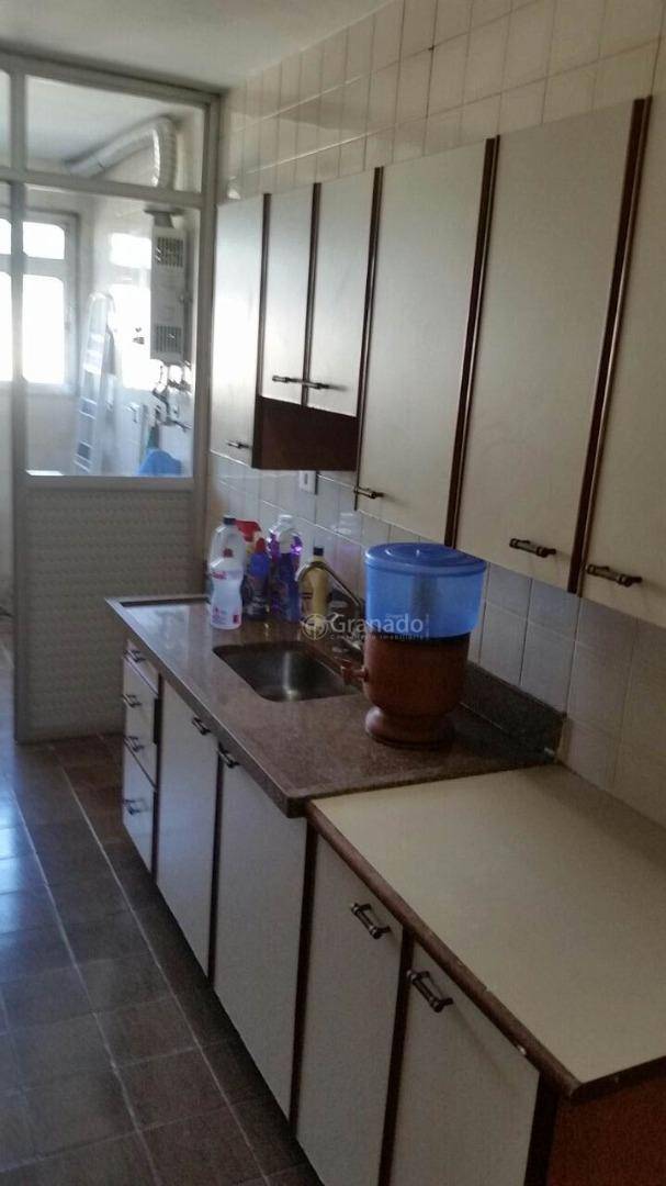 Apartamento à venda com 3 quartos, 75m² - Foto 19