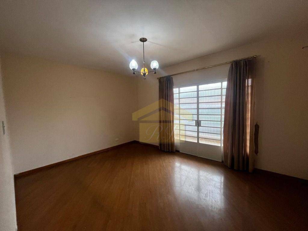 Casa para alugar com 4 quartos, 120m² - Foto 4