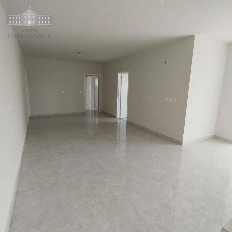 Apartamento à venda com 3 quartos, 233m² - Foto 14