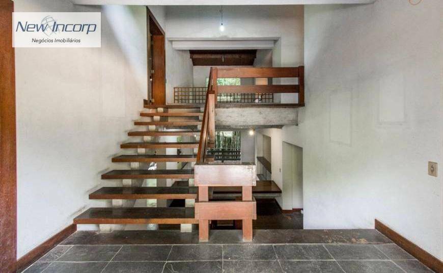 Casa à venda com 5 quartos, 1300m² - Foto 4