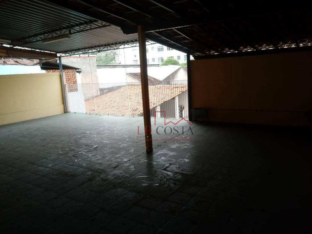 Casa à venda com 5 quartos, 358m² - Foto 27