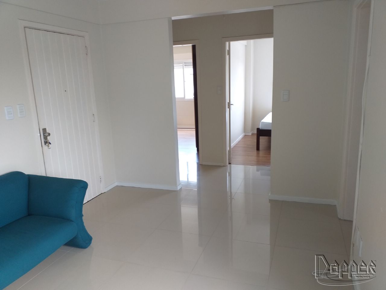 Apartamento à venda com 2 quartos, 75m² - Foto 4