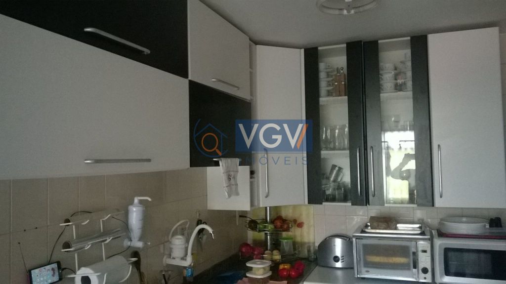 Apartamento à venda com 3 quartos, 75m² - Foto 3