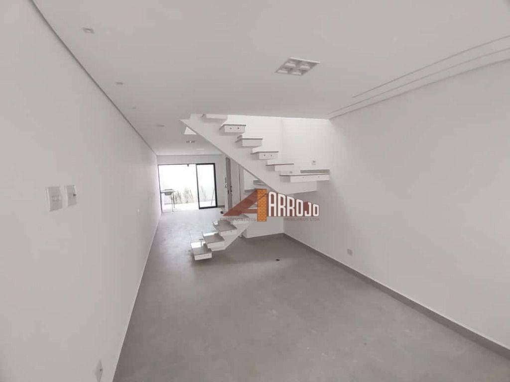 Sobrado à venda com 3 quartos, 105m² - Foto 1