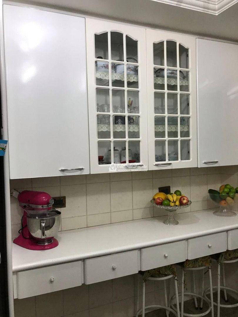 Apartamento à venda com 4 quartos, 230m² - Foto 7