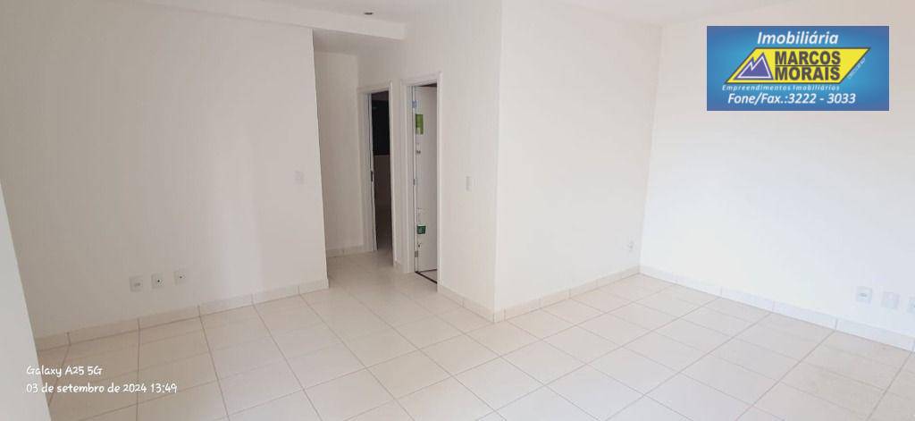 Apartamento à venda com 2 quartos, 62m² - Foto 3