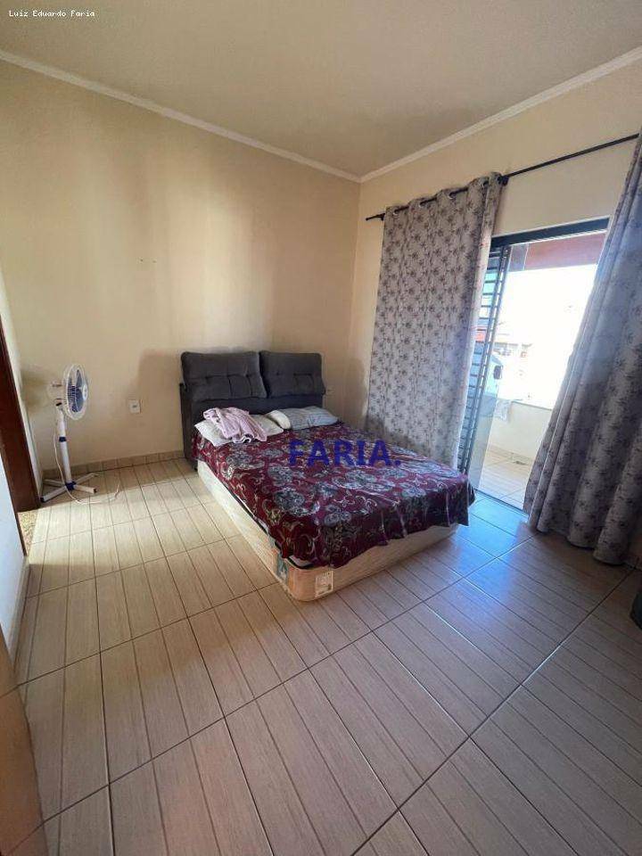 Casa à venda com 4 quartos, 200m² - Foto 24