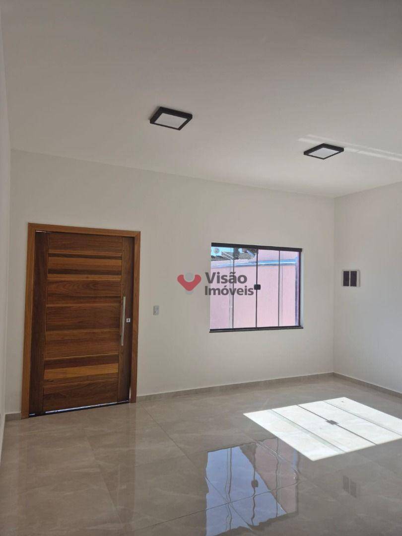 Casa à venda com 2 quartos, 72m² - Foto 4