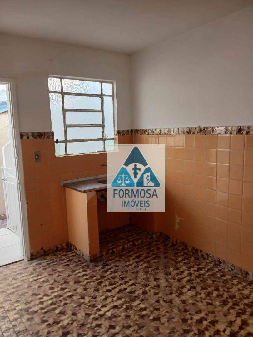 Casa para alugar com 1 quarto, 1m² - Foto 1