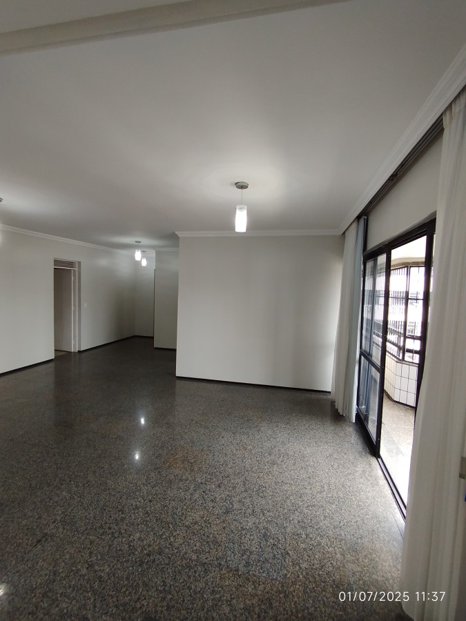 Apartamento para alugar com 3 quartos, 197m² - Foto 15