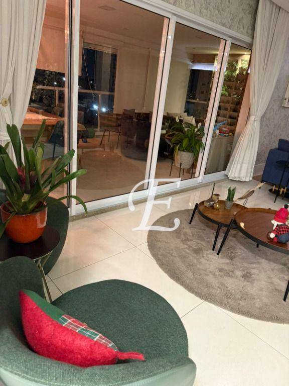 Apartamento à venda com 4 quartos, 220m² - Foto 9