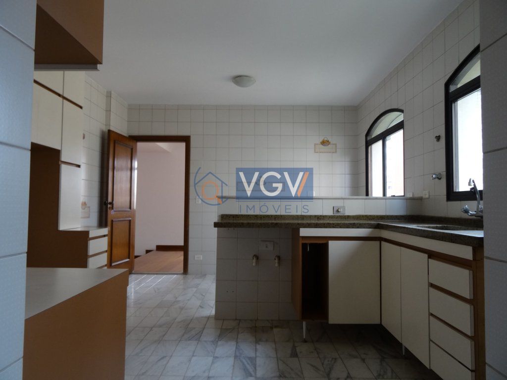 Apartamento para alugar com 3 quartos, 270m² - Foto 12