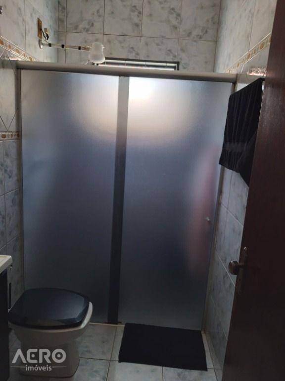 Casa à venda com 2 quartos, 167m² - Foto 7