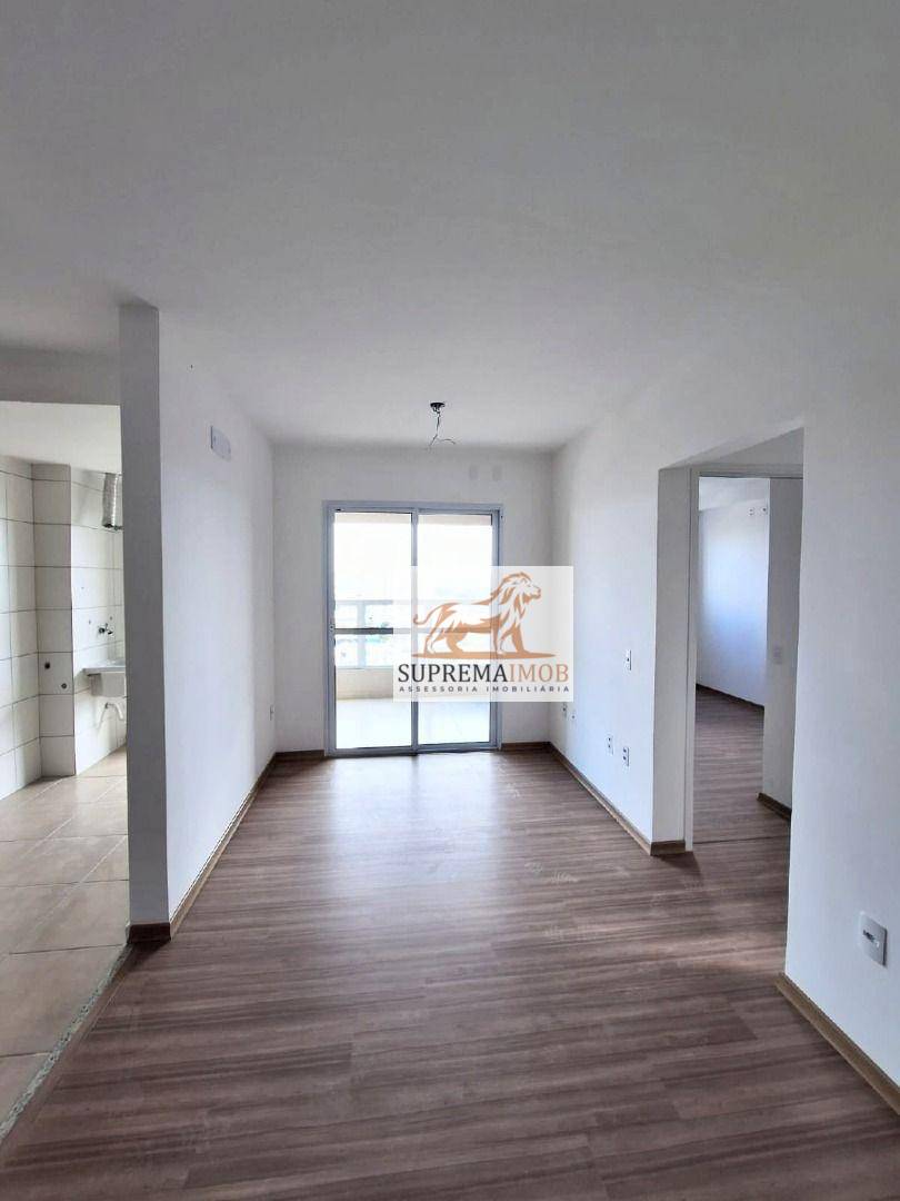 Apartamento à venda com 2 quartos, 62m² - Foto 4