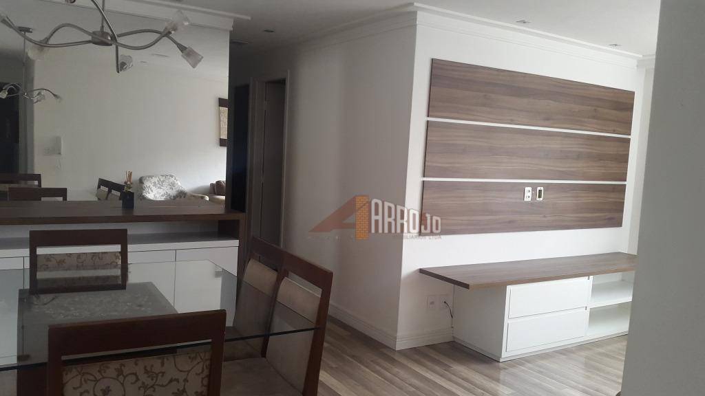 Apartamento à venda com 3 quartos, 70m² - Foto 2