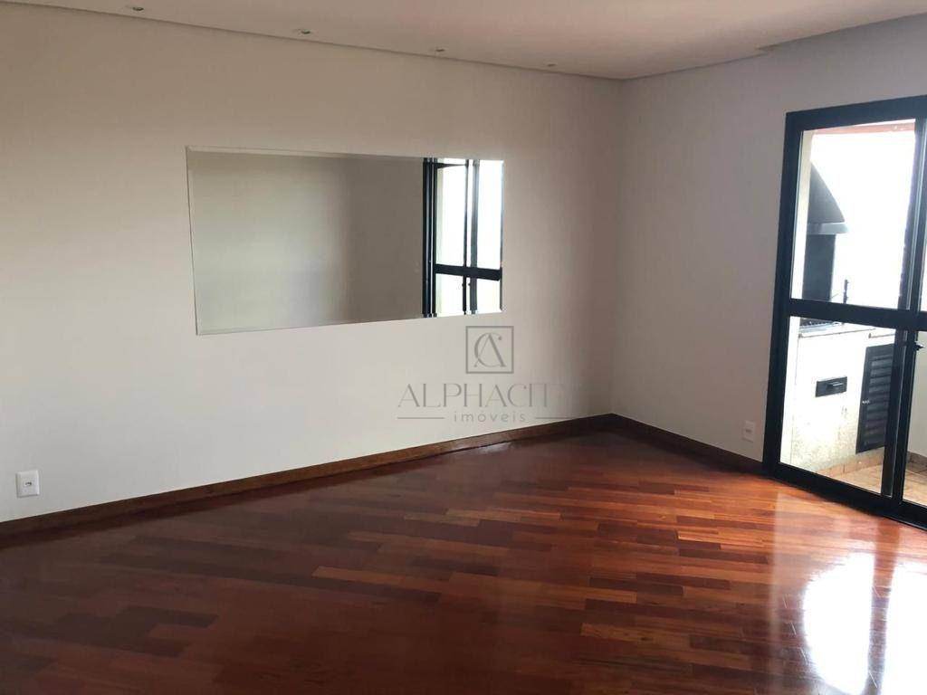 Apartamento para alugar com 4 quartos, 210m² - Foto 1