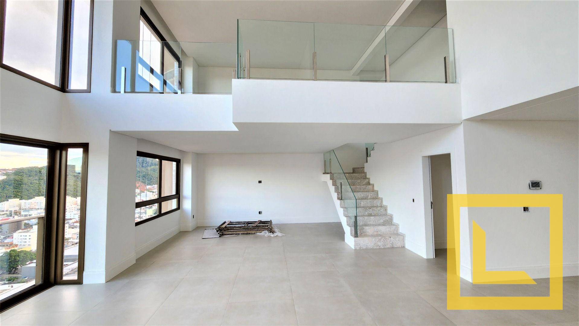 Apartamento à venda com 5 quartos, 238m² - Foto 2