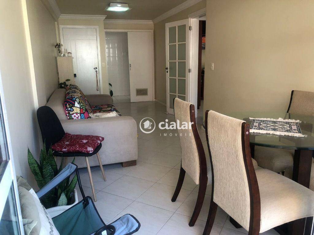 Apartamento à venda com 2 quartos, 62m² - Foto 2