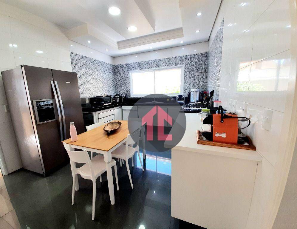 Casa de Condomínio à venda com 4 quartos, 320m² - Foto 16