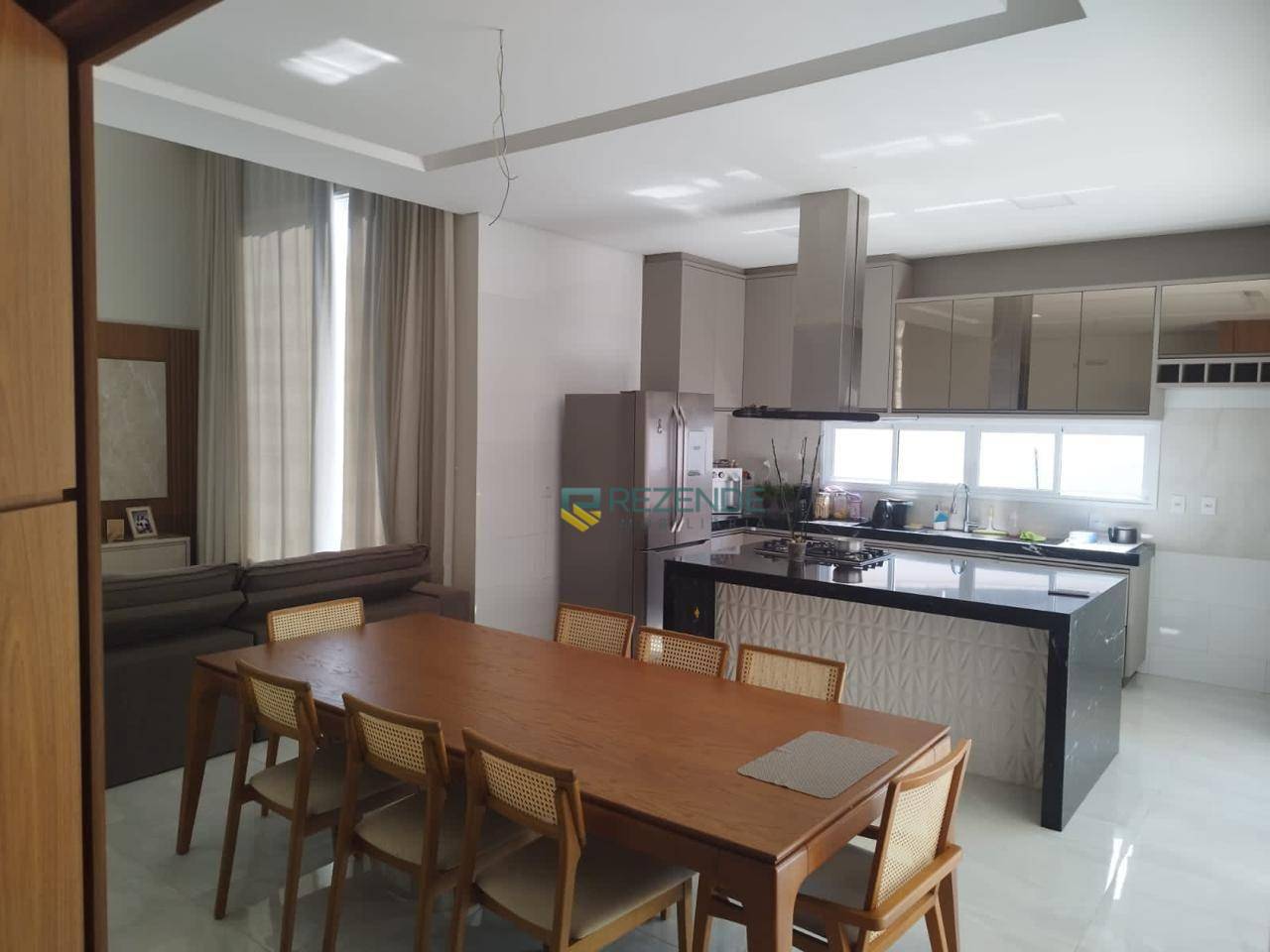 Casa à venda com 3 quartos, 218m² - Foto 16