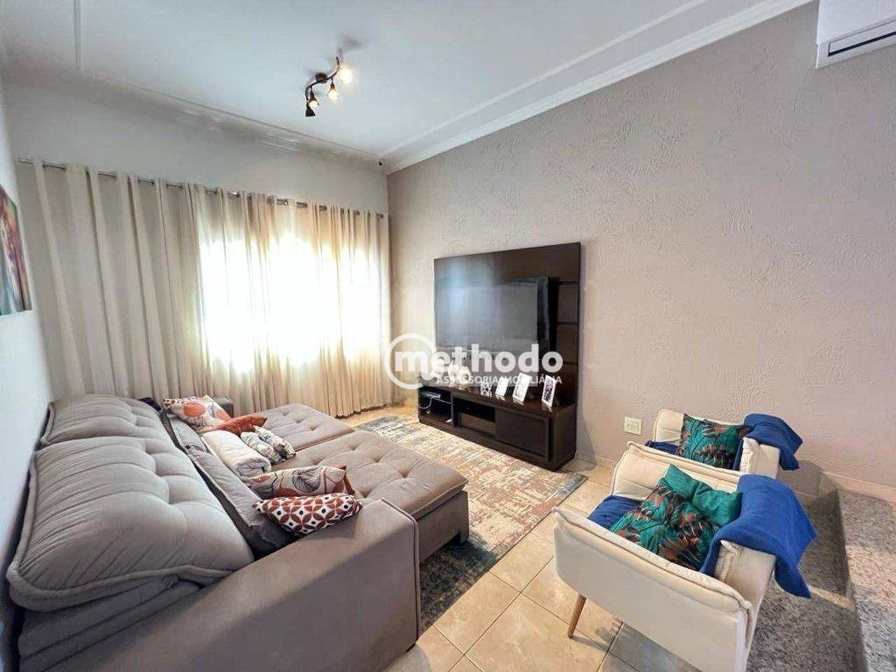 Casa à venda com 3 quartos, 250m² - Foto 1