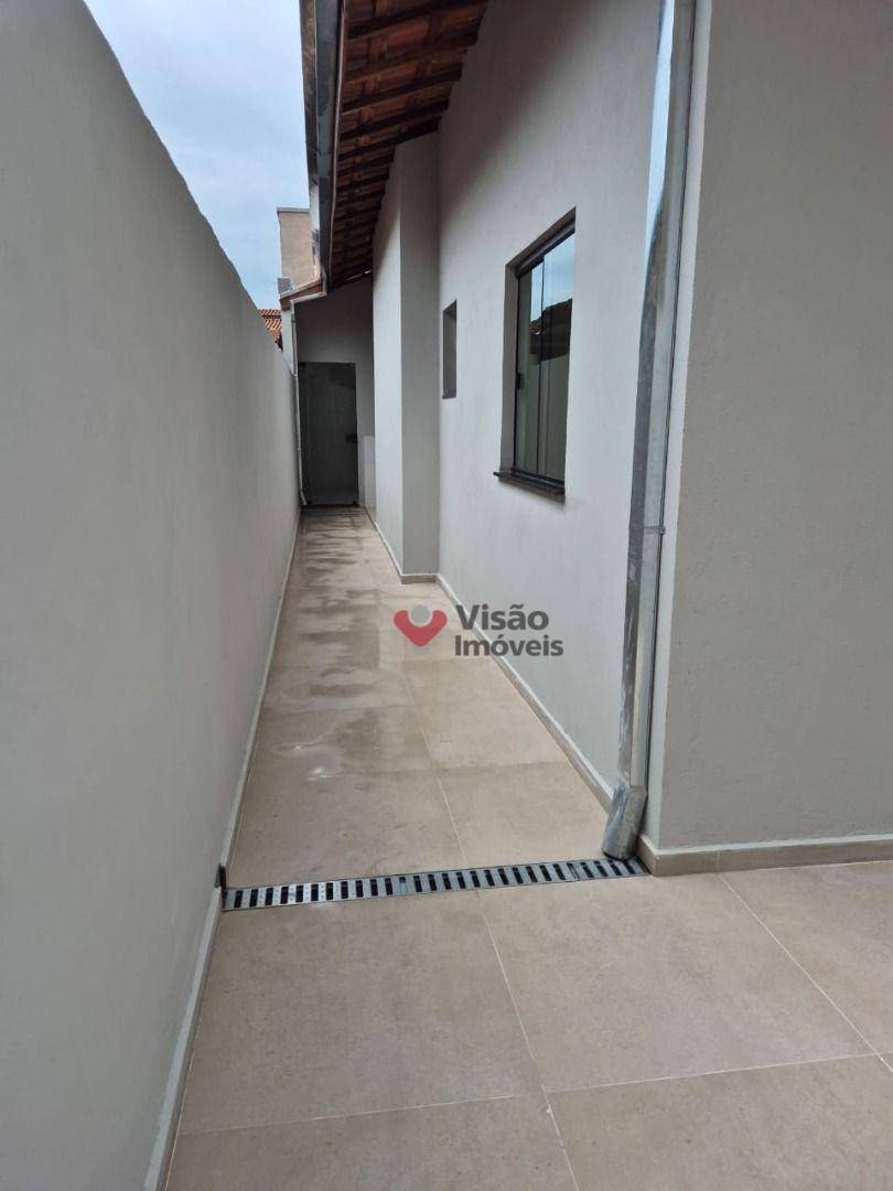 Casa à venda com 2 quartos, 72m² - Foto 16