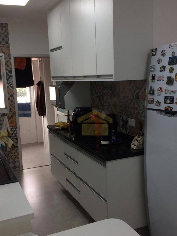 Apartamento à venda com 2 quartos, 92m² - Foto 4