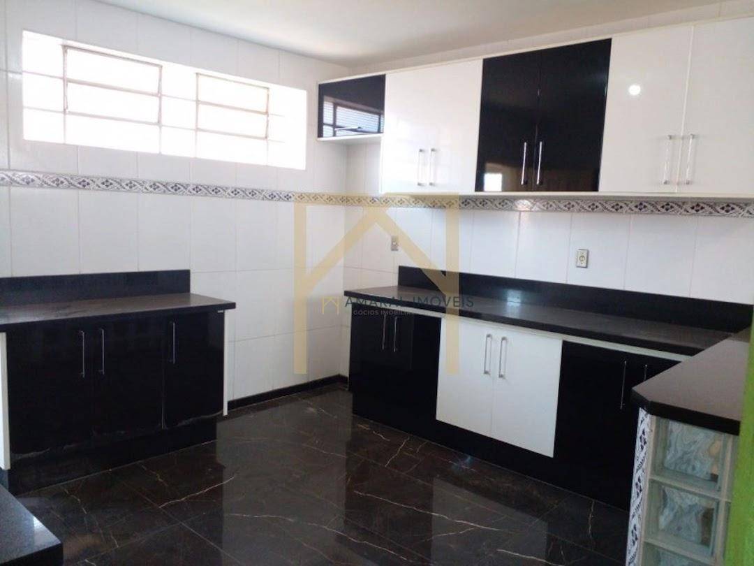 Casa para alugar com 3 quartos, 150m² - Foto 11