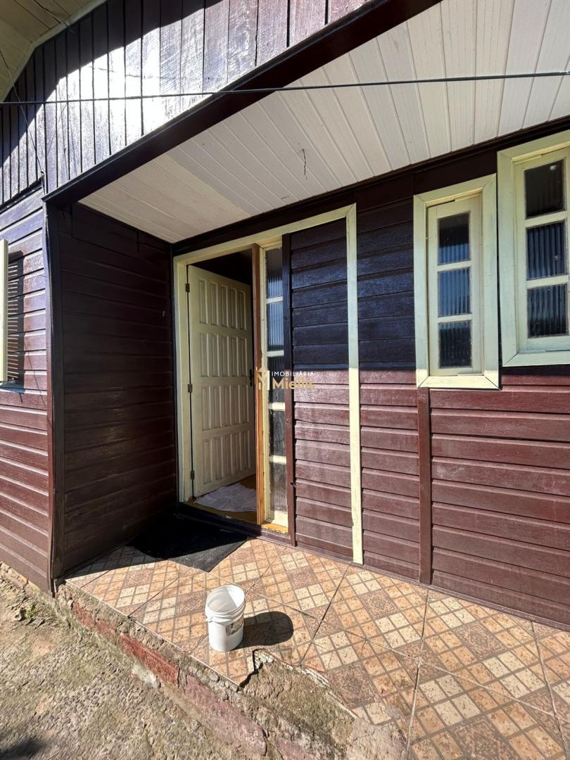 Casa à venda com 2 quartos, 300m² - Foto 2