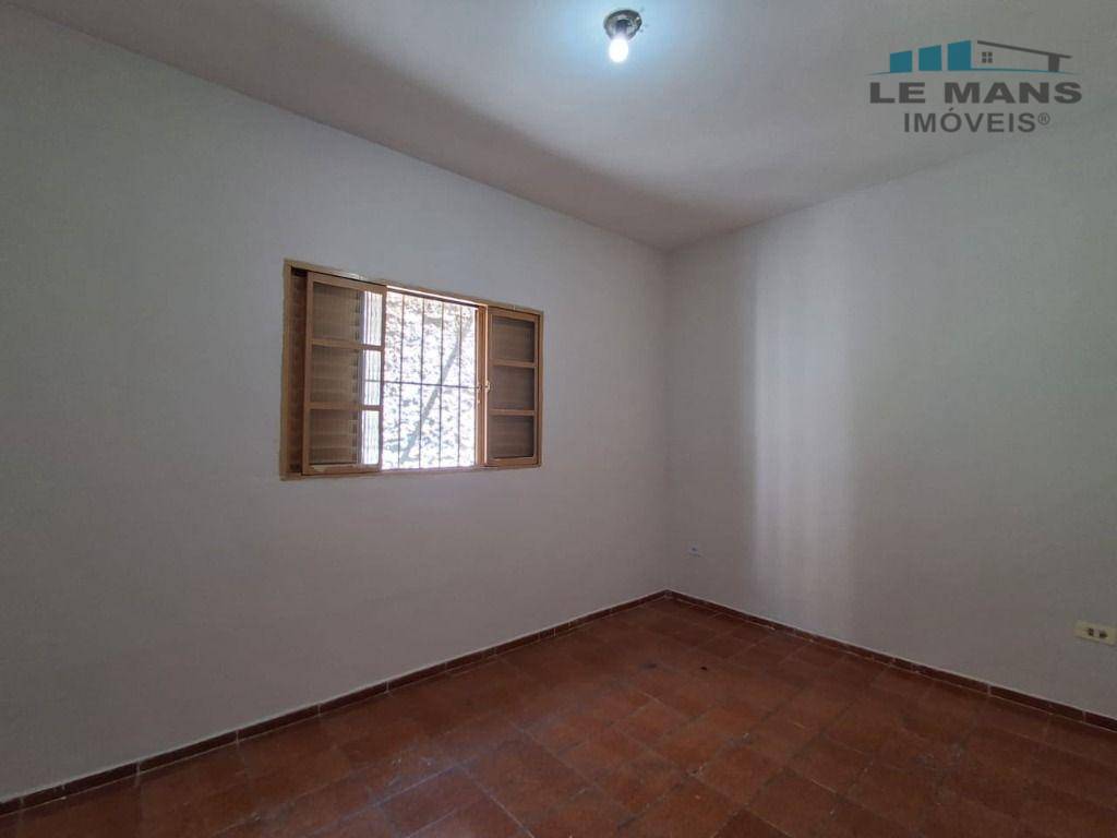 Casa à venda com 2 quartos, 241m² - Foto 4