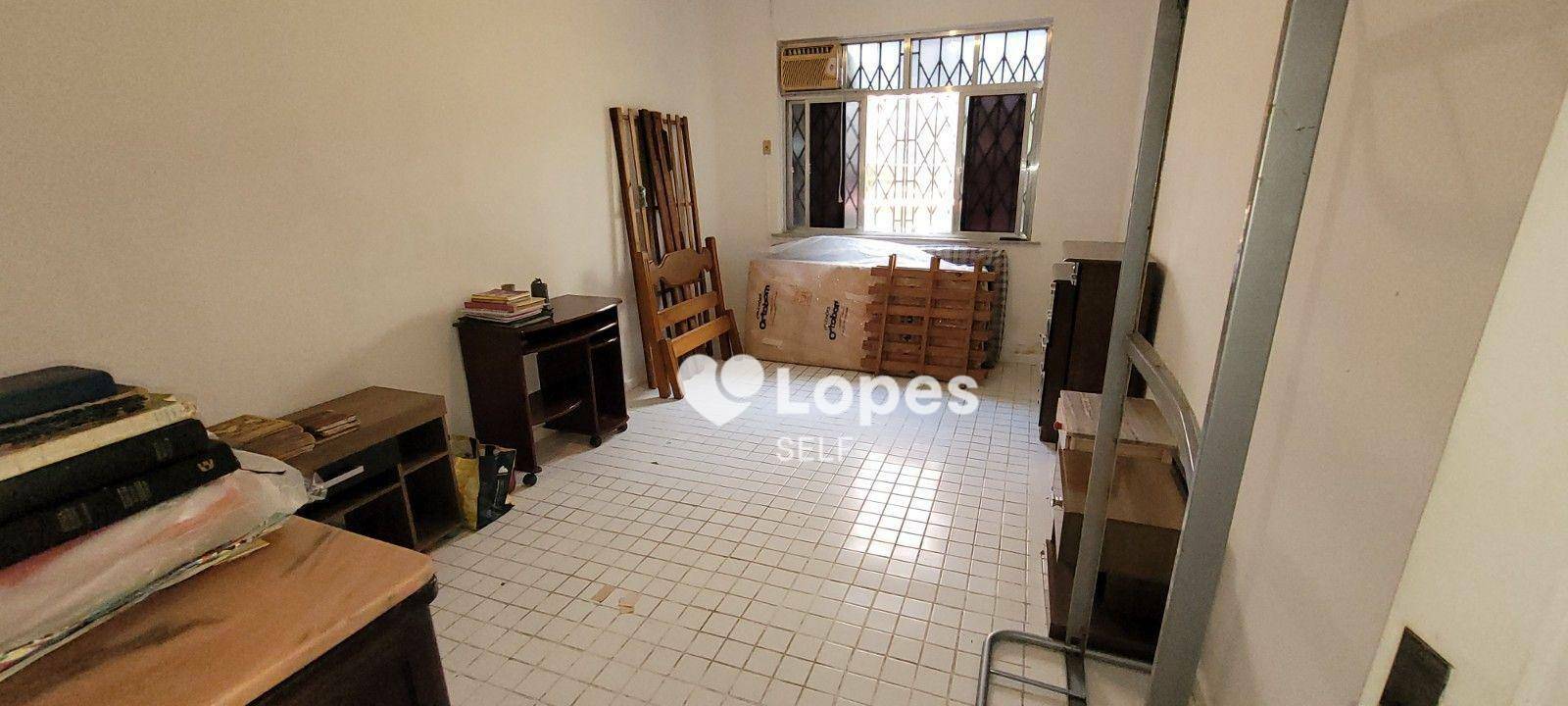 Casa à venda com 5 quartos, 169m² - Foto 3