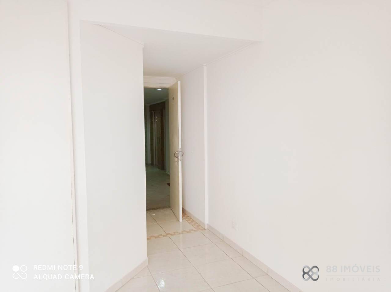 Apartamento à venda e aluguel com 3 quartos, 97m² - Foto 9