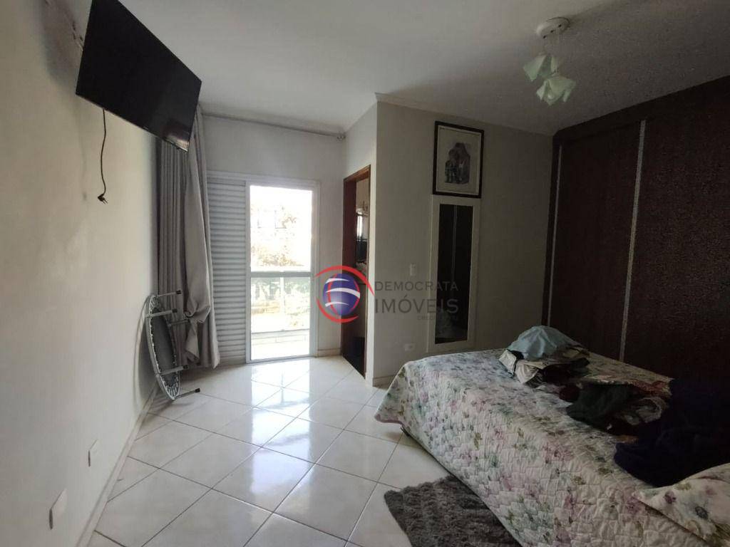 Sobrado à venda com 3 quartos, 249m² - Foto 3