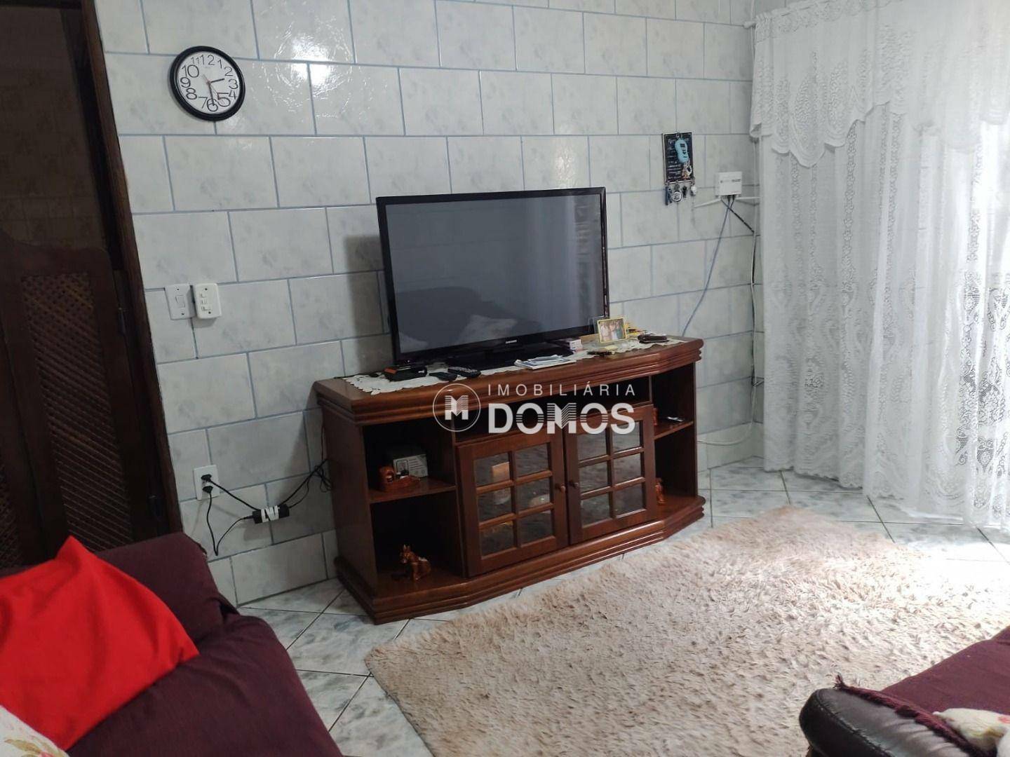 Casa à venda com 6 quartos, 266m² - Foto 1