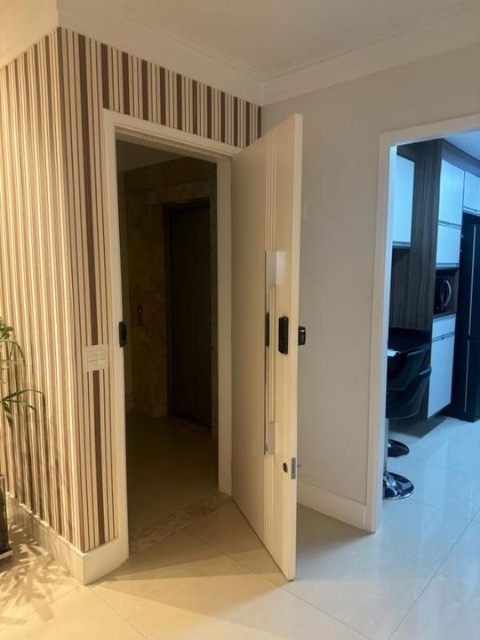 Apartamento à venda com 3 quartos, 158m² - Foto 8