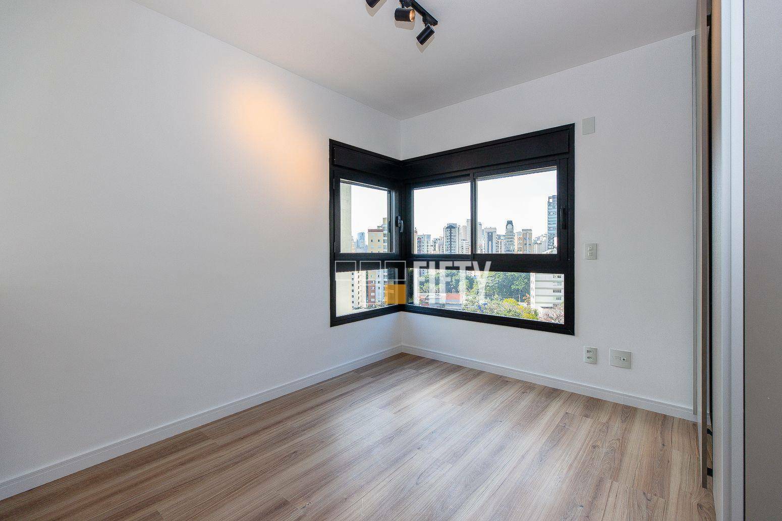 Apartamento à venda com 3 quartos, 115m² - Foto 18