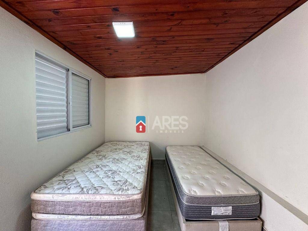 Casa para alugar com 5 quartos, 300m² - Foto 29