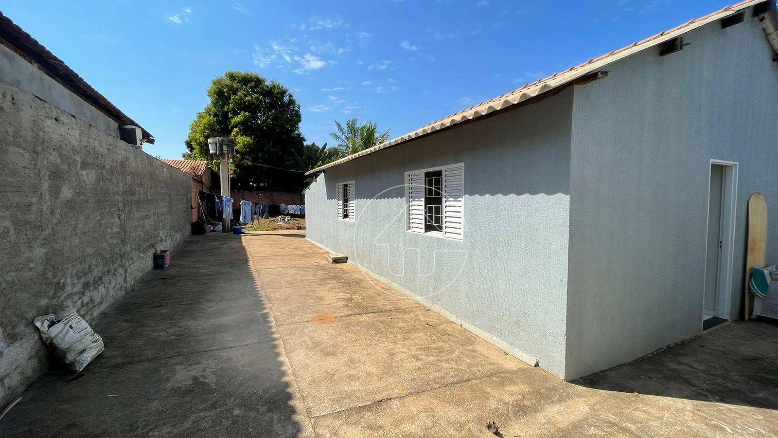 Casa à venda com 2 quartos, 90m² - Foto 1