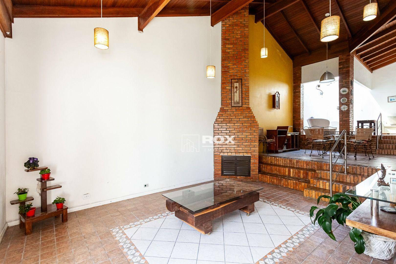 Casa à venda com 3 quartos, 194m² - Foto 2